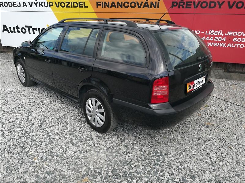 Škoda Octavia 1,6 i Tour kombi klima - fotka 4 z 14