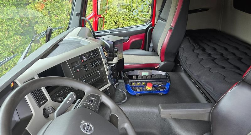 Volvo FM 380 6x2 HNJ Fassi F185 - fotka 15 z 18