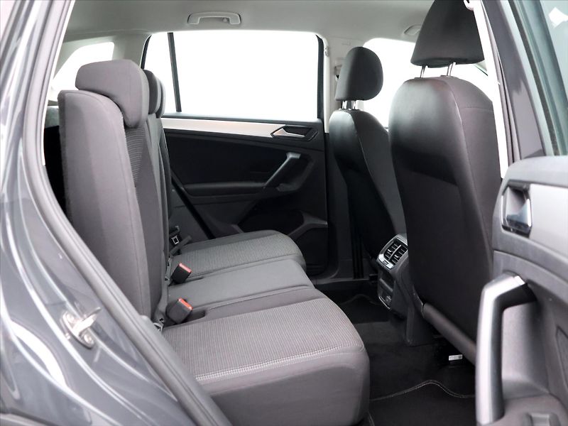 Volkswagen Tiguan 1.4 TSI 110kW LED Navi 1.Maj. - fotka 11 z 29