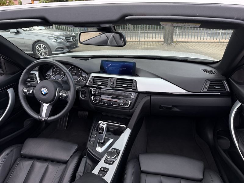 BMW Řada 4 3,0   435d Xdrive Cabrio 1.maj - fotka 11 z 21