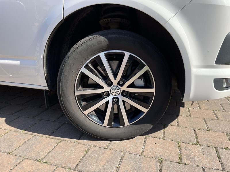 Volkswagen Multivan (2015) LONG, DSG, 110KW, NEZ. TOP. - fotka 25 z 26