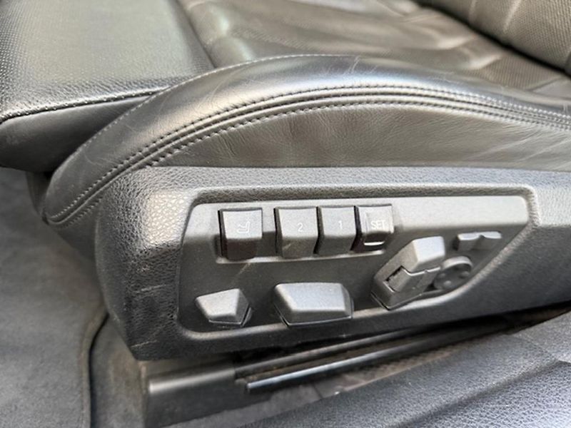 BMW Řada 6 650i xDrive, GC,CZ,TOP VÝBAVA - fotka 14 z 37