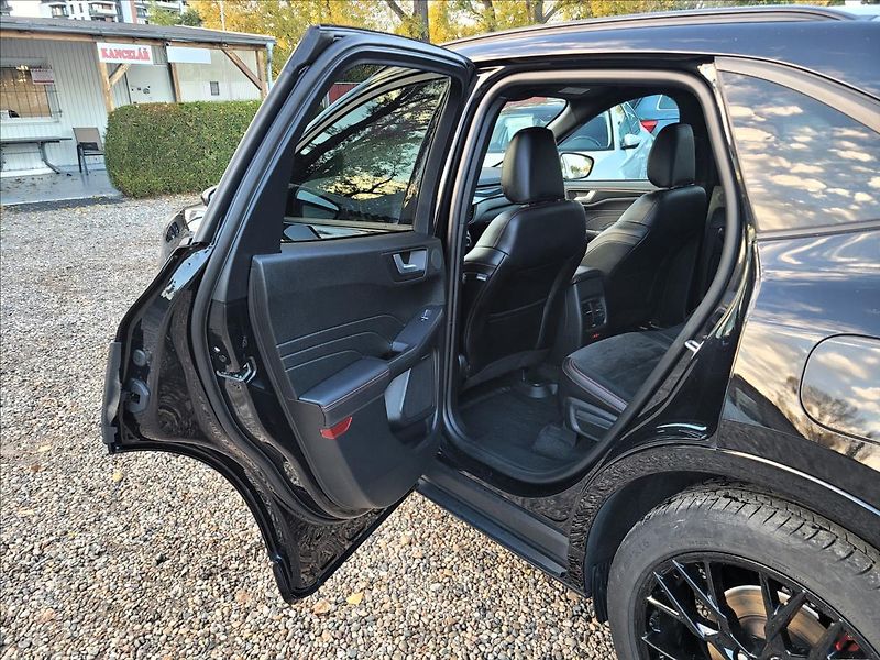 Ford Kuga 2,5 PHEV,ST-line X,kůže,Led - fotka 13 z 50