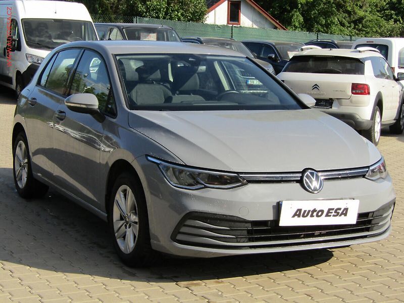 Volkswagen Golf (2021) 1.0 TSi, 1.maj,ČR, Life - fotografie inzerátu