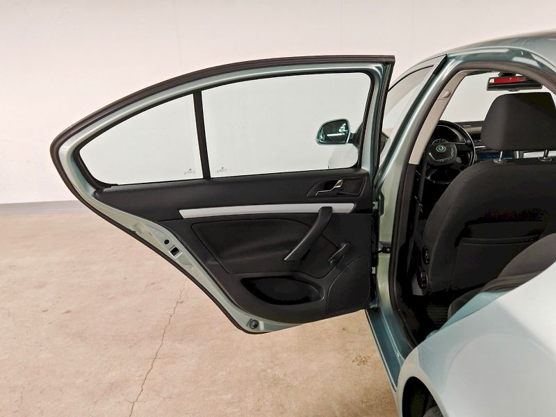 Škoda Octavia (2011) 1.2 TSI 77kW Ambition Plus - fotka 16 z 22