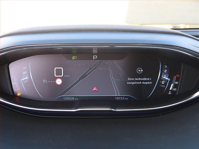 Peugeot 3008 (2020) 1.2 PureTech, Automat, Navi - fotka 11 z 18