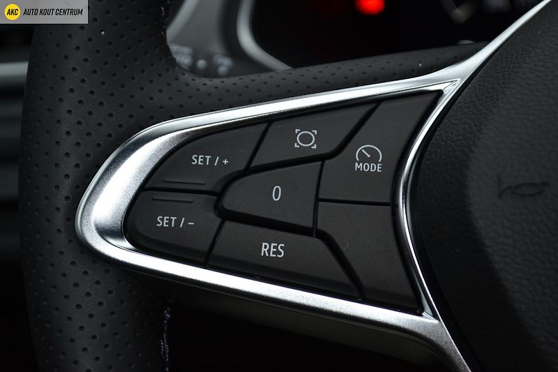Renault Captur techno mild hybrid 140 - fotka 44 z 52