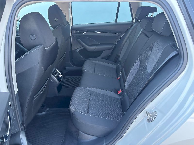 Škoda Octavia (2022) 2.0 TDI 85kW Ambition Plus Nez - fotka 26 z 35