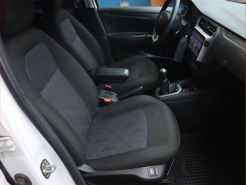 Citroën C-Elysée (2017) 1.2 PureTech, Serv.kniha, Navi - fotka 9 z 17