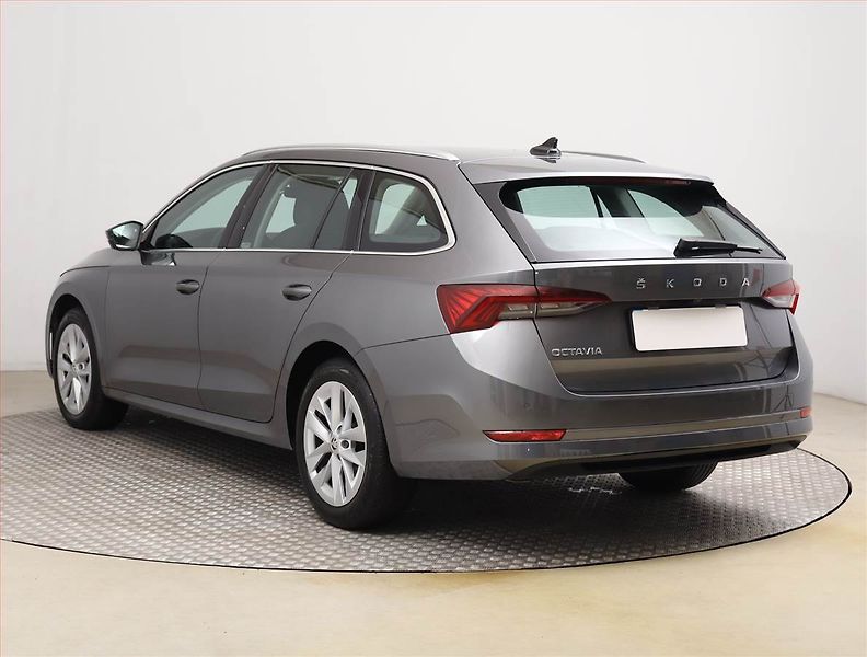 Škoda Octavia (2023) 2.0 TDI - fotka 4 z 22
