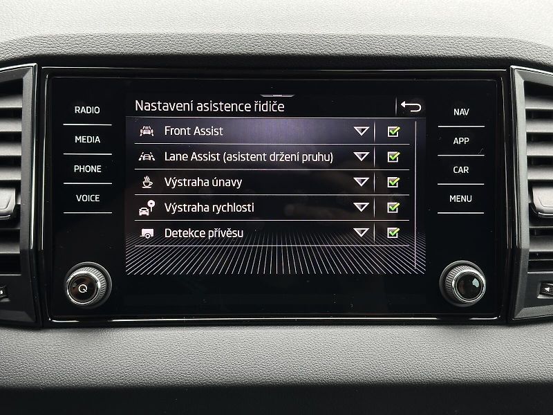 Škoda Karoq 1.5TSi DSG 150PS LED V.Cockpit - fotka 25 z 38