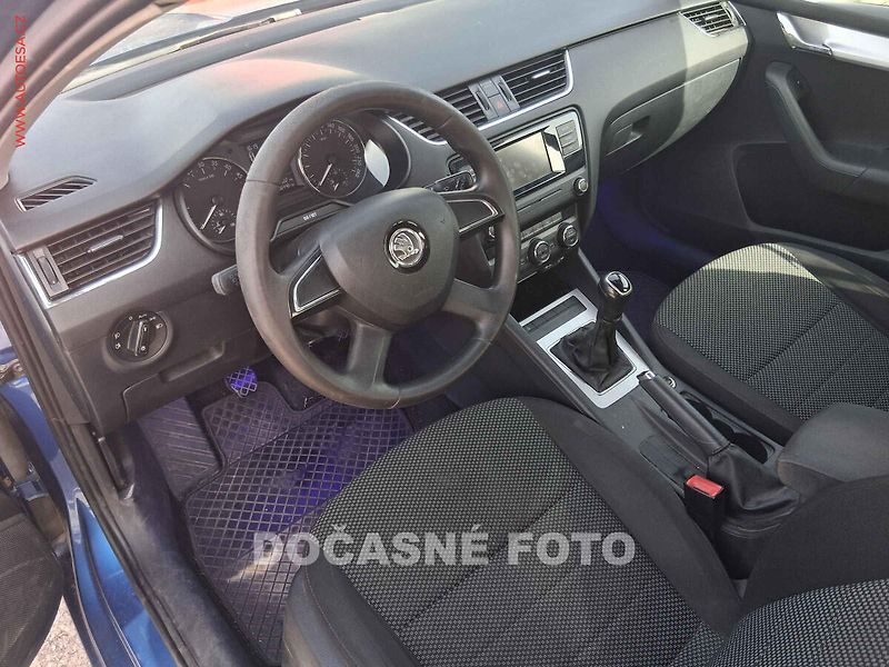 Škoda Octavia (2014) 1.6 TDi, ČR, LED, autoAC - fotka 3 z 3