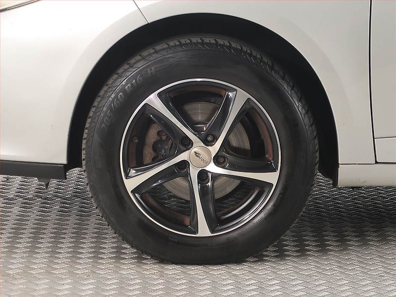 Renault Fluence (2012) 1.6 16V, Tempomat - fotka 14 z 17