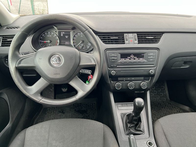 Škoda Octavia (2014) 1.6TDi 77kW! 2x kola! 1.maj+ČR - fotka 12 z 18