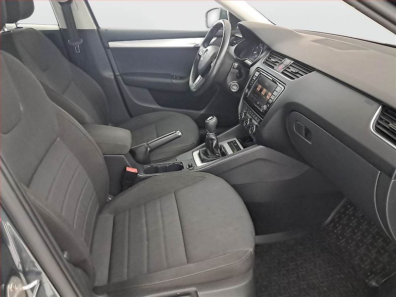 Škoda Octavia (2016) 1.4 TSI, Navi, Bi-Xenony - fotka 9 z 20
