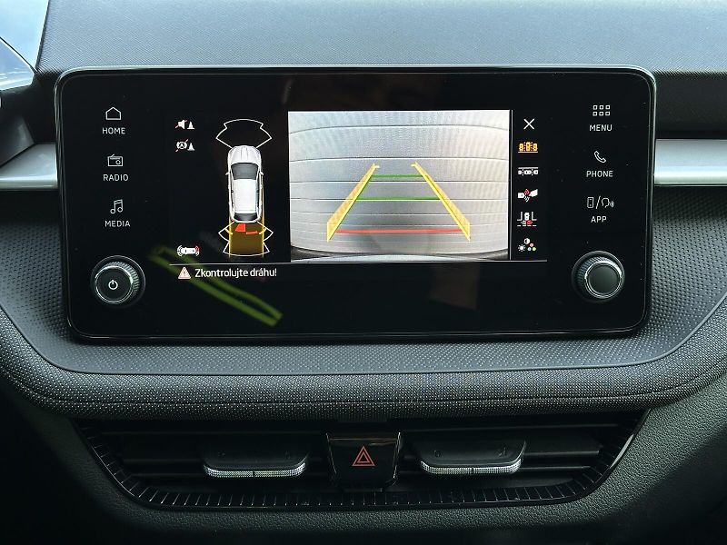 Škoda Fabia 1.0TSi 95PS LED V.Cockpit 2Z.C - fotka 31 z 40