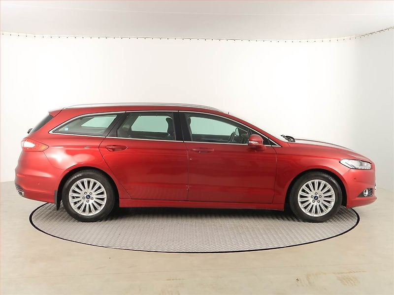 Ford Mondeo (2015) 2.0 TDCI, Navi, Tempomat - fotka 6 z 18