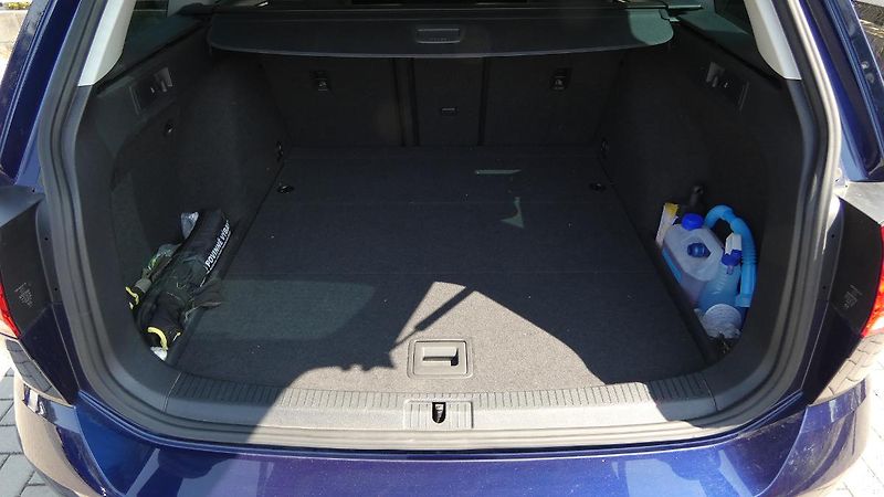 Volkswagen Golf Combi 1,4 TSI Highline 110 kW - fotka 20 z 22