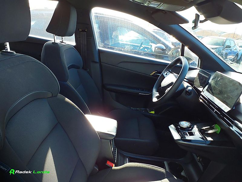 MG MG4 (2023) Standard 51 kWh, LED - fotka 4 z 8