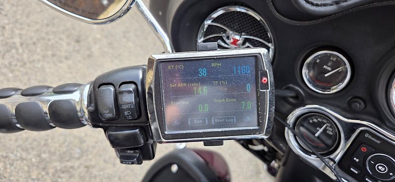 Harley-Davidson FLHTCU Ultra Classic Electra Glide (2006) Model 2007 - fotka 2 z 15