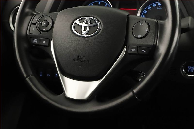 Toyota Auris (2015) 1.6 Valvematic, ČR,1.maj - fotka 8 z 17