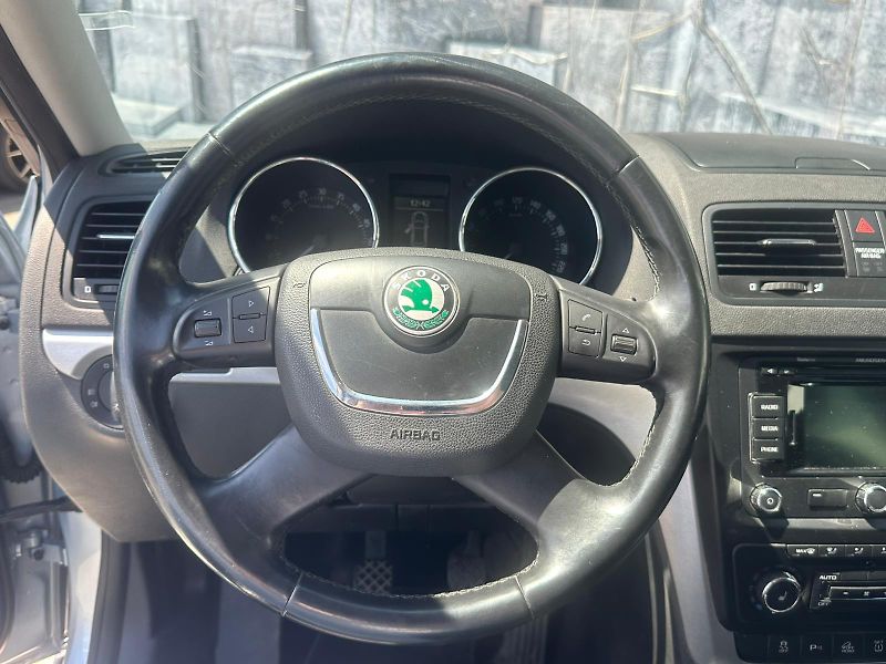 Škoda Yeti (2012) 2.0TDi, 125KW, 4x4, SERVIS - fotka 18 z 24