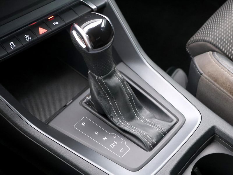 Audi Q3 2,0 35TDI  S-tronic CZ S-line - fotka 29 z 39