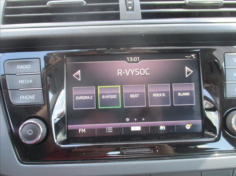 Škoda Fabia 1,0 TSI, klima,servis,DPH,CZ, - fotka 10 z 23