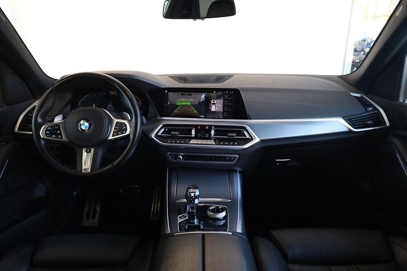 BMW X5 xDrive40i - fotka 8 z 33