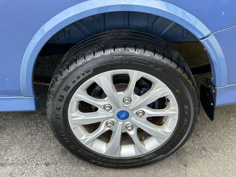 Ford Transit Custom (2014) SPORT 2.2/114Kw  *3.Místa *TZ* - fotka 39 z 41