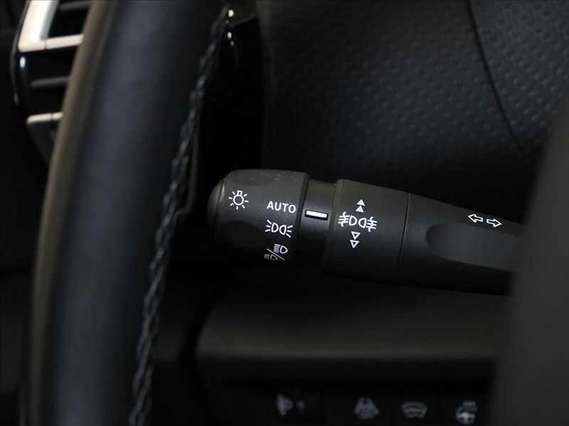 Citroën ë-C4 0,1 46kWh Shine NAVI Záruka ČR - fotka 20 z 23