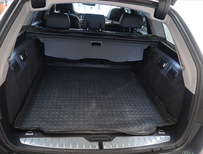 BMW Řada 5 (2014) 530d xDrive, 4X4, Automat - fotka 14 z 17