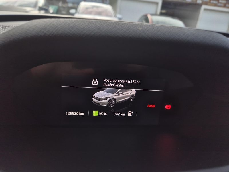 Škoda Enyaq 150kw, iV80 19ALU TZ SOH 96% - fotka 44 z 44