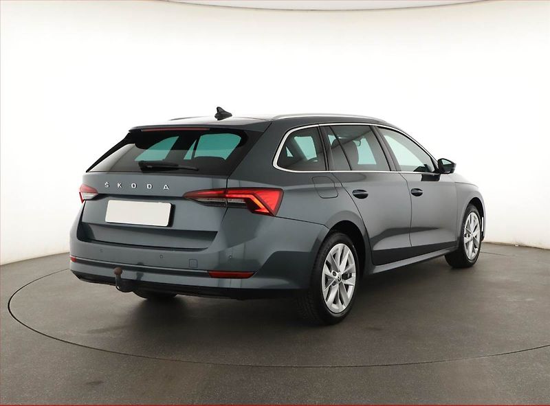 Škoda Octavia (2021) Ambition 1.0 TSI, Navi - fotka 5 z 21