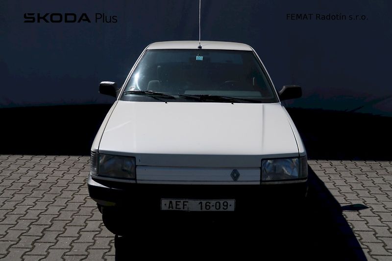 Renault R21 (1988) 21 TL L 481 55kW - fotka 4 z 20