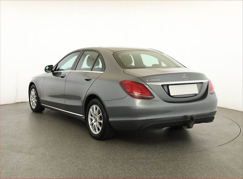 Mercedes-Benz Třídy C (2020) C 200 d, Navi, Tempomat - fotka 4 z 21