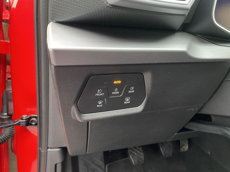 Seat Leon (2021) 1.5 TSi, ČR, LED, navi - fotka 15 z 19