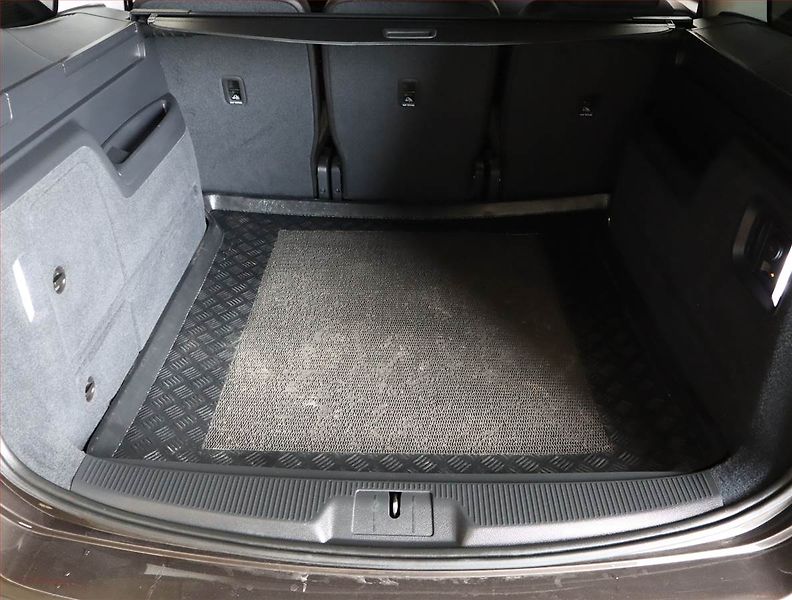 Volkswagen Sharan (2020) 1.4 TSI - fotka 14 z 22