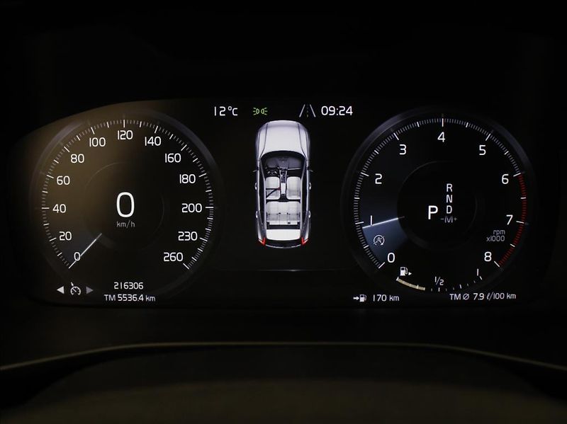 Volvo XC40 2,0 T4 140kW Insc. H/K 1.maj.Č - fotka 23 z 23