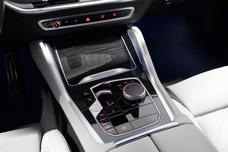 BMW X6 Xdrive40i,M-Paket,ČR,DPH,1.MAJ - fotka 21 z 34