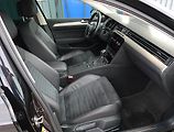Volkswagen Passat (2019) Highline 2.0 TDI, Automat - náhled 9