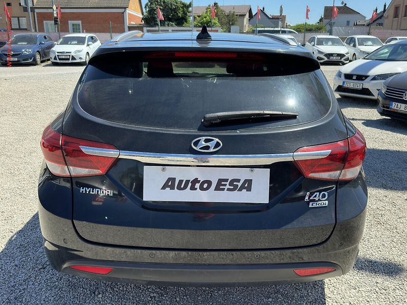 Hyundai i40 (2015) 1.7 CRDi, ČR, AC, park.asist - fotka 5 z 20