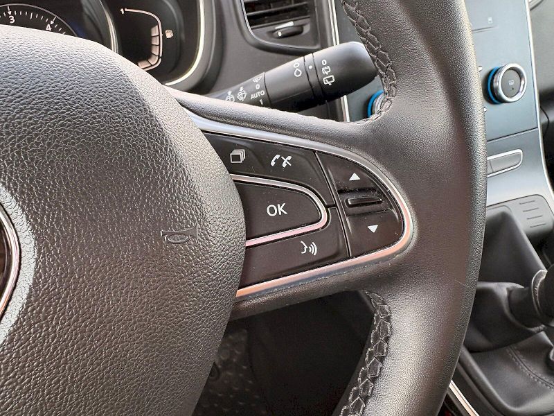 Renault Grand Scénic (2020) BdCi 150 Intens - tažné - fotka 23 z 29