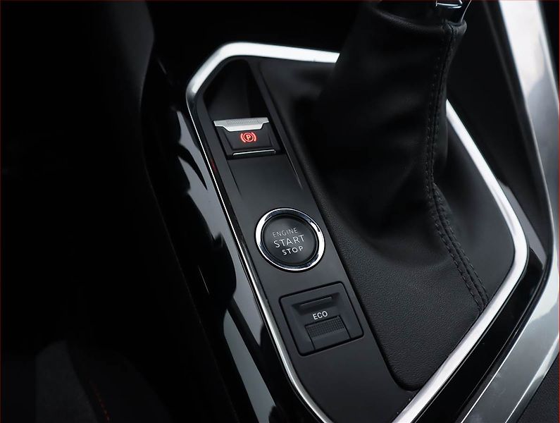 Peugeot 5008 (2021) PureTech 130, 7 míst - fotka 18 z 20