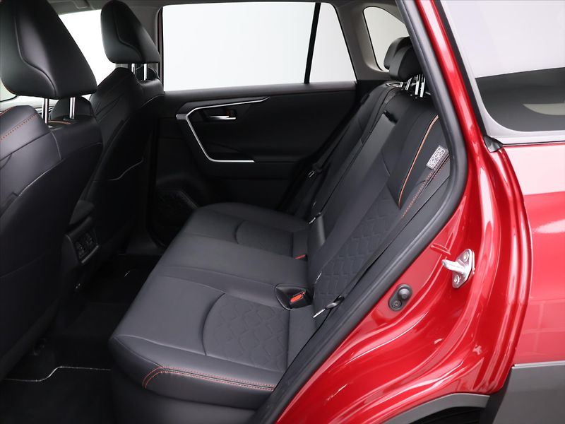 Toyota RAV4 2,5 Hybrid 131kW Adventure 4WD - fotka 15 z 35