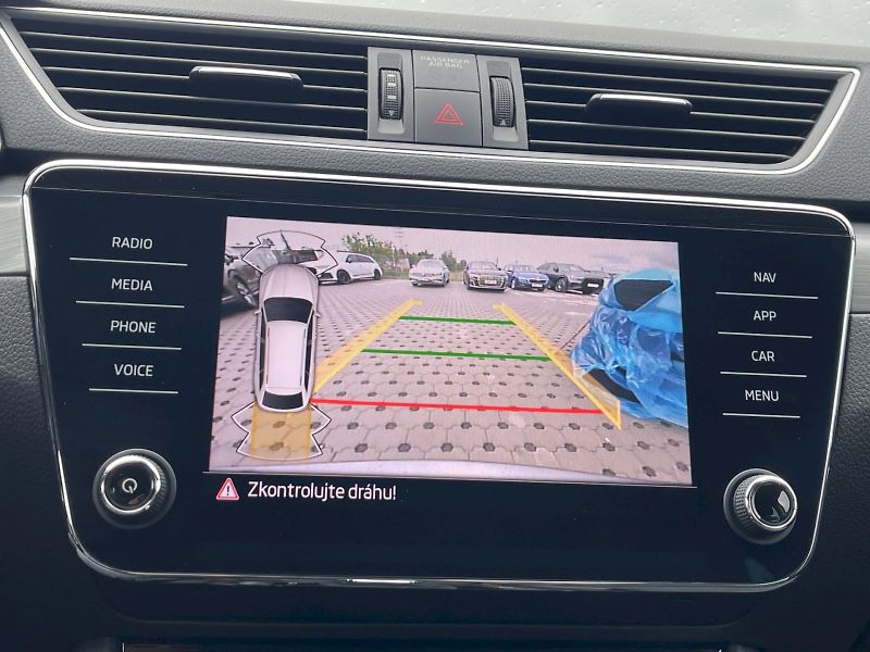 Škoda Superb (2022) 2.0 TDI 147kW DSG Style Plus c - fotka 16 z 35