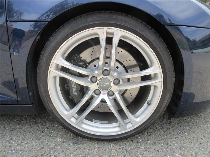 Audi R8 4,2 47tis. Km, Carbon, Top pův - fotka 26 z 28