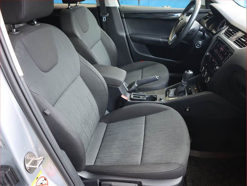 Škoda Octavia (2018) 2.0 TDI, Serv.kniha, Tempomat - fotka 9 z 20