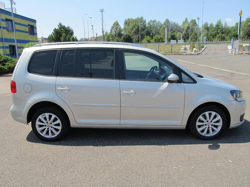 Volkswagen Touran (2011) 2.0TDI 7 míst  - fotka 14 z 60