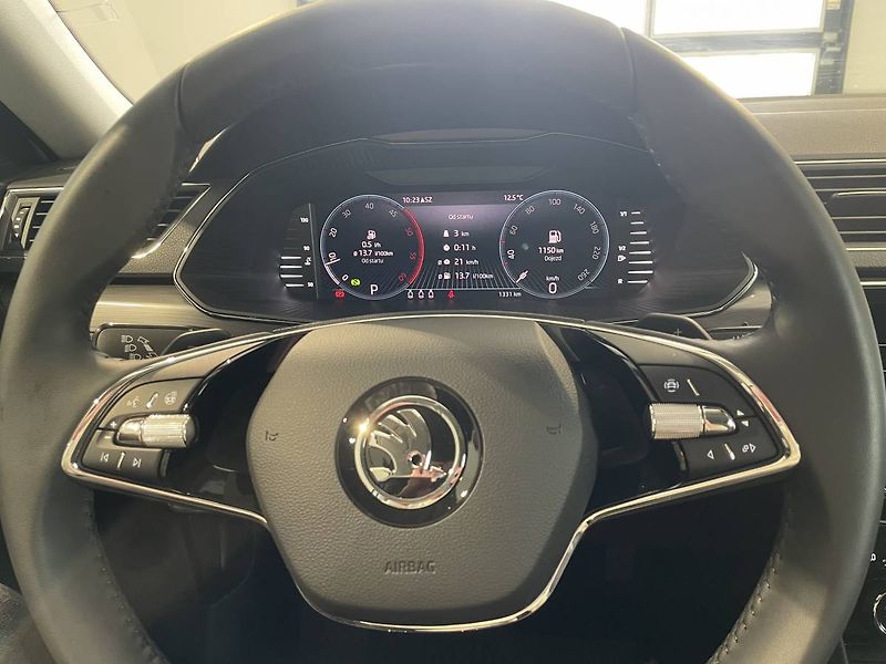 Škoda Superb Combi Style 2,0TDI 147kW DSG/P - fotka 14 z 28